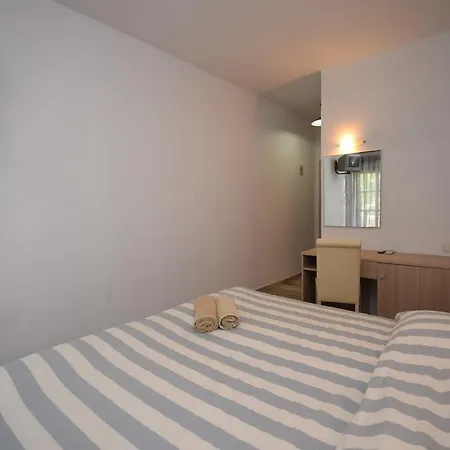 Hotel Myrtis